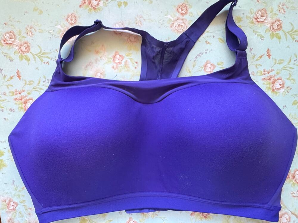 Victoria’s Secret On Point Incredible Sports Bra 38DD Purple Wireless Racerback
